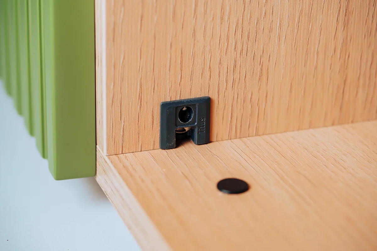 Detaliu - Conector fixare poliță fixă sau placă superioară
